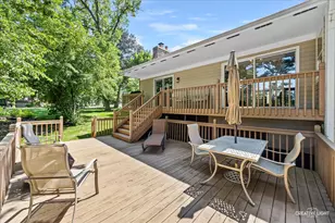 2202 Country Knoll Ln, Elgin, IL 60123 - Photo 32