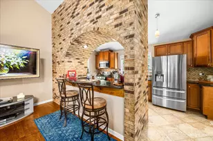 2202 Country Knoll Ln, Elgin, IL 60123 - Photo 8
