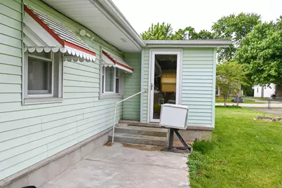 11 E Woodlawn Street, Danville, IL 61832 - Photo 8