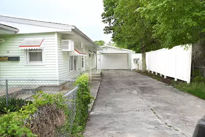 11 E Woodlawn Street, Danville, IL 61832 - Photo 4