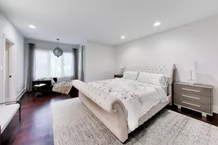 35 Windsor Dr, Oak Brook, IL 60523 - Photo 12