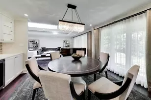35 Windsor Dr, Oak Brook, IL 60523 - Photo 6