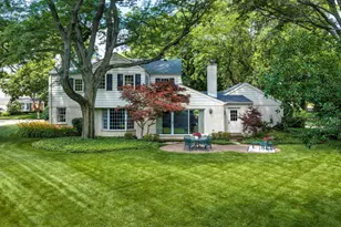 841 Woodbine Ln, Northbrook, IL 60062 - Photo 2