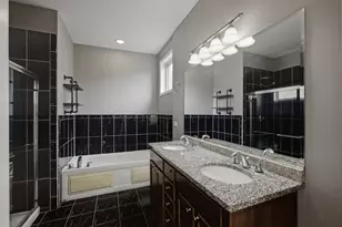 2539 W Warren Blvd, Chicago, IL 60612 - Photo 10