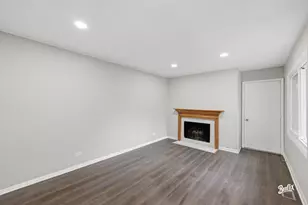 888 Swan Blvd, Deerfield, IL 60015 - Photo 2