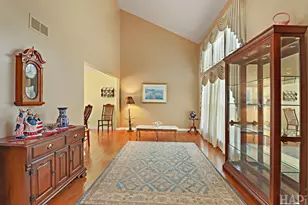 303 Galvin Pkwy, Harvard, IL 60033 - Photo 6