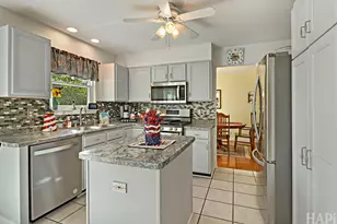 303 Galvin Pkwy, Harvard, IL 60033 - Photo 12
