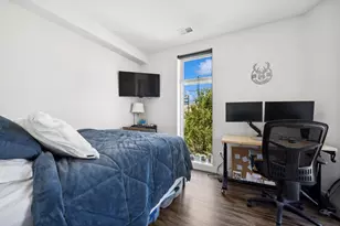 1045 W Cornelia Ave, Chicago, IL 60657 - Photo 8