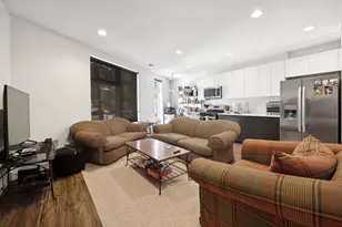 1045 W Cornelia Ave, Chicago, IL 60657 - Photo 2