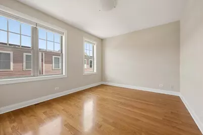 3006 W Newport Avenue, Chicago, IL 60618 - Photo 12