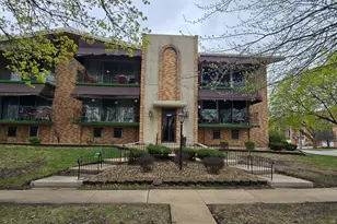 9637 S Keeler Ave, Oak Lawn, IL 60453 - Photo 1