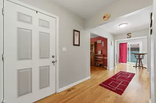 275 Essex Ct, Aurora, IL 60504 - Photo 2