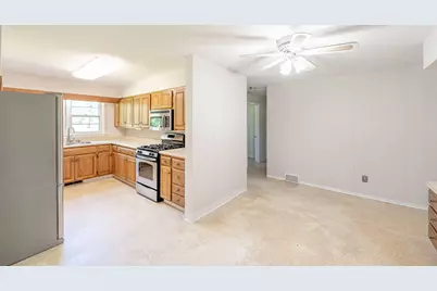 14950 W York House Road, Wadsworth, IL 60083 - Photo 6