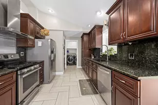508 Landmeier Rd, Elk Grove Village, IL 60007 - Photo 8