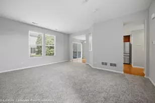 337 Devoe Dr, Oswego, IL 60543 - Photo 2