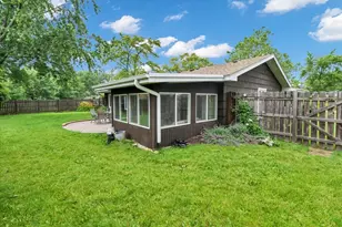1525 Mayfield Ln, Hoffman Estates, IL 60169 - Photo 24