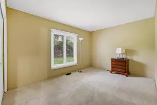 1525 Mayfield Ln, Hoffman Estates, IL 60169 - Photo 18