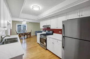 1525 Mayfield Ln, Hoffman Estates, IL 60169 - Photo 12