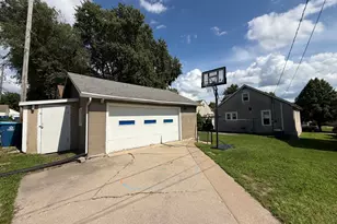 304 E Minnesota St, Spring Valley, IL 61362 - Photo 4