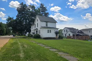 402 W Dixon St, Polo, IL 61064 - Photo 2
