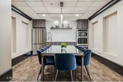 10 E Ontario Street #4207, Chicago, IL 60611 - Photo 32