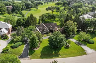 18 S Wynstone Dr, North Barrington, IL 60010 - Photo 2