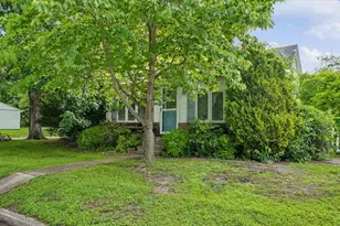 303 E Wilson St, Monticello, IL 61856 - Photo 2