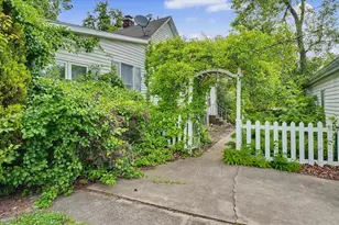 303 E Wilson St, Monticello, IL 61856 - Photo 8