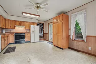303 E Wilson St, Monticello, IL 61856 - Photo 16