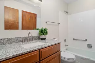 528 Ames St, Libertyville, IL 60048 - Photo 14