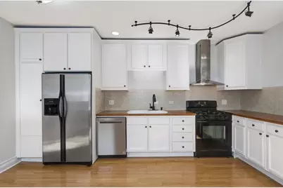 3216 W Berteau Avenue #3, Chicago, IL 60618 - Photo 6