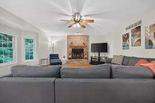 2 Scenic Point, Bloomington, IL 61701 - Photo 14