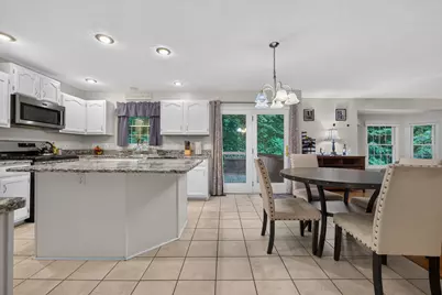 2 Scenic Point, Bloomington, IL 61701 - Photo 4