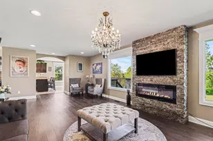 8940 Doubletree Dr N, Crown Point, IN 46307 - Photo 4