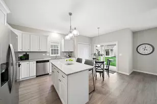 807 Alexandra Ln, Yorkville, IL 60560 - Photo 6