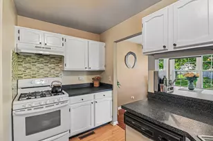 1114 Country Glen Ln, Carol Stream, IL 60188 - Photo 10