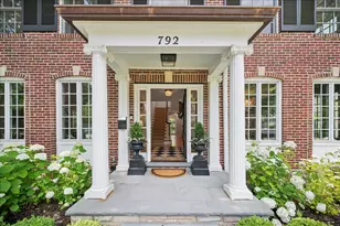 792 Walden Rd, Winnetka, IL 60093 - Photo 2