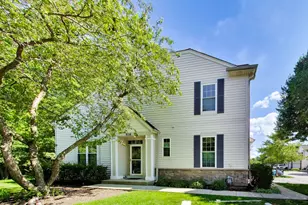 557 Shakespeare Dr, Grayslake, IL 60030 - Photo 2