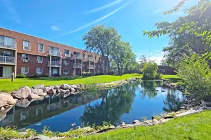 1 Villa Verde Dr, Buffalo Grove, IL 60089 - Photo 16