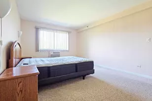 1 Villa Verde Dr, Buffalo Grove, IL 60089 - Photo 10