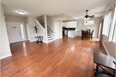 249 W Norwell Lane, Round Lake, IL 60073 - Photo 2