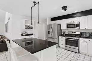 1923 Hillside Ln, Lisle, IL 60532 - Photo 8
