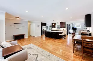 1611 N Fernandez Ave, Arlington Heights, IL 60004 - Photo 2