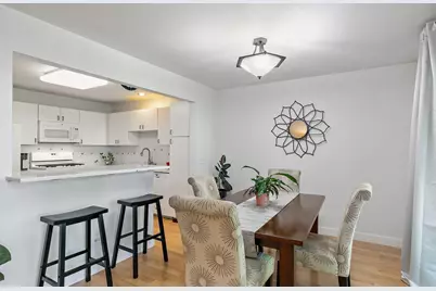 2870 Meadow Lane #V1, Schaumburg, IL 60193 - Photo 8