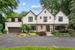1347 Sunview Ln, Winnetka, IL 60093 - Photo 1