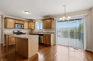 60 E Honeysuckle Dr, Round Lake Beach, IL 60073 - Photo 10