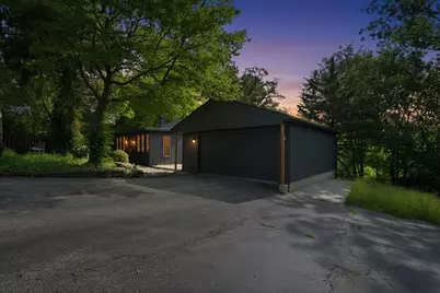 306 N Cresthill Avenue, McHenry, IL 60051 - Photo 1