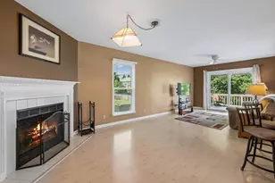 317 W Harvard Cir, South Elgin, IL 60177 - Photo 4