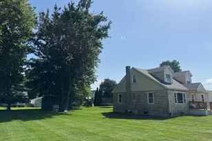 506 SW 3rd St, Aledo, IL 61231 - Photo 2