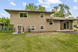 22810 East Dr, Richton Park, IL 60471 - Photo 2